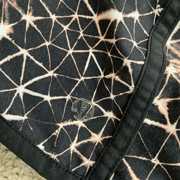 Lululemon Women's Tracker Short 4-Way Stretch Shorts Star Crushed Black, 10 - Picture 3 of 5